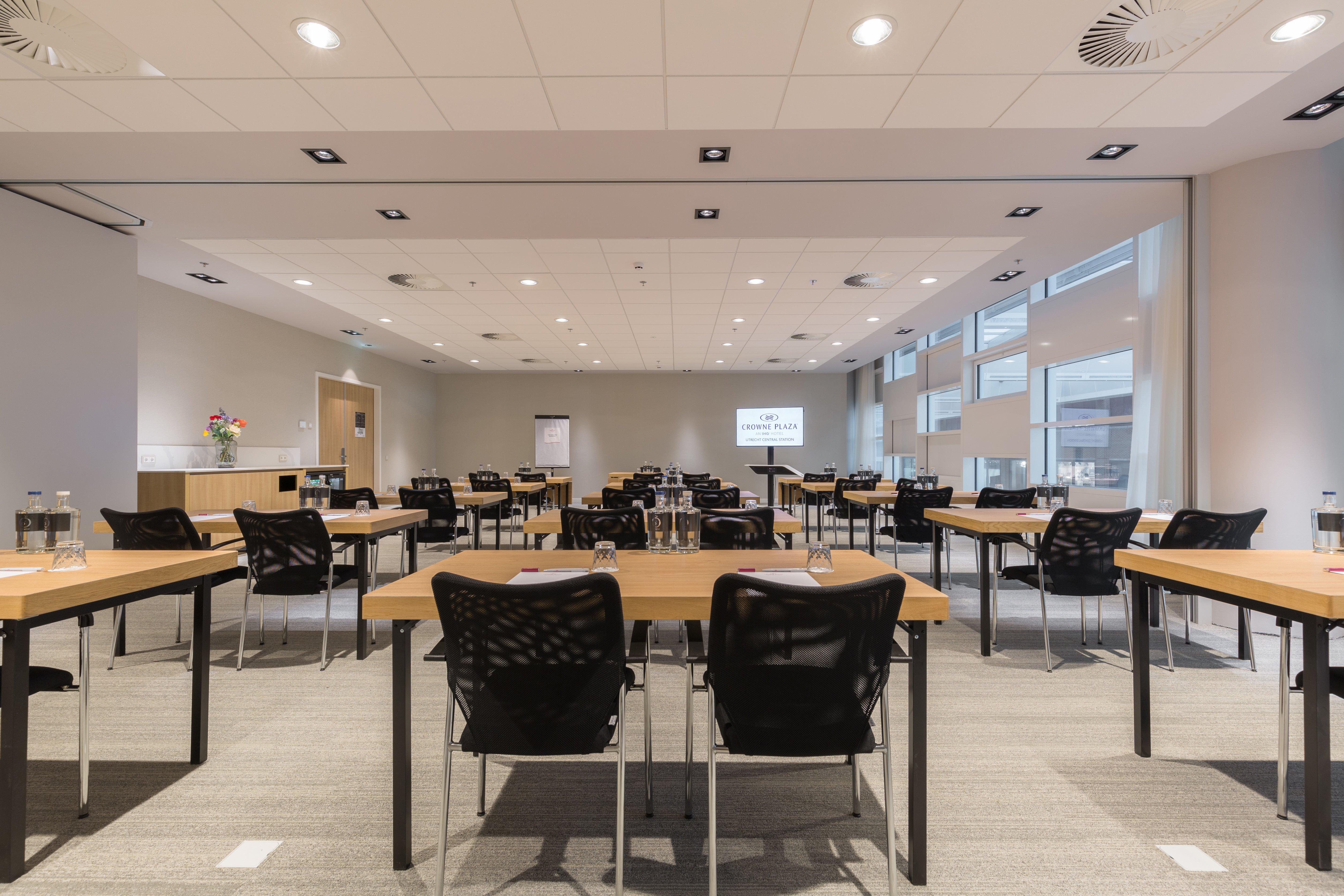 Crowne Plaza Utrecht - Central Station By Ihg Exterior photo
